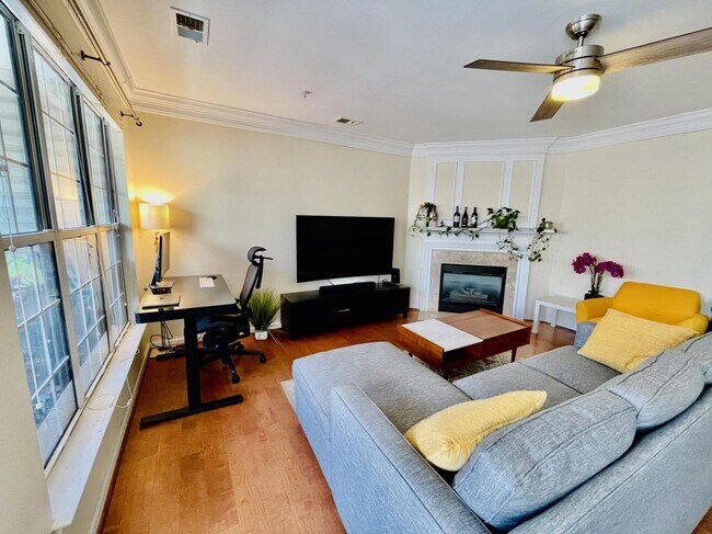 Foto del edificio - 7056 Falls Reach Dr