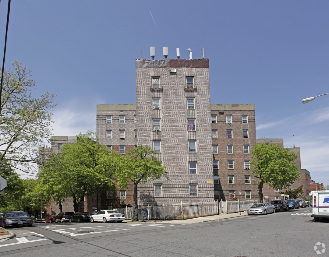 Primary Photo - 139-79 85th Dr