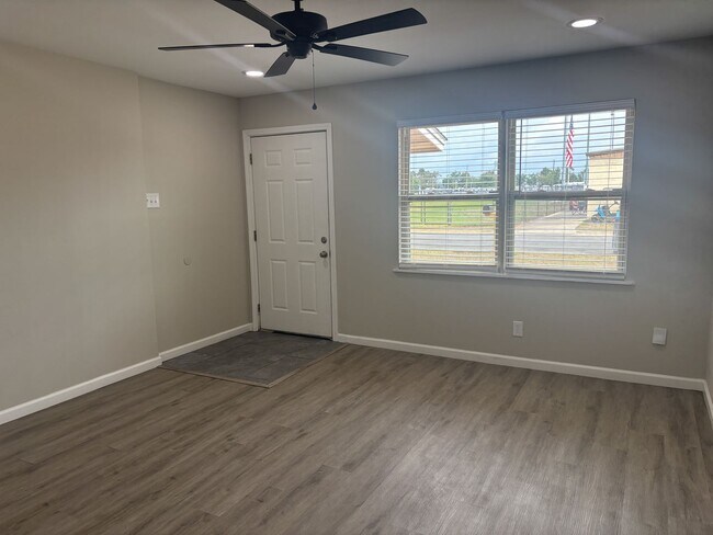 Foto del edificio - 4105-4107 W 22nd St
