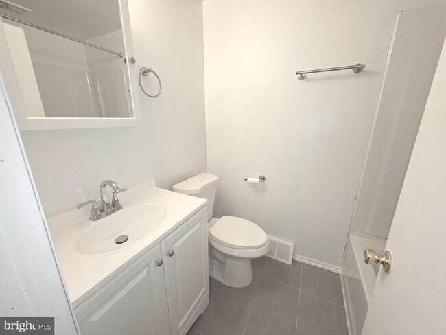 Foto del edificio - 5310 Rutland St