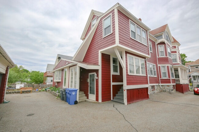 Building Photo - 18 Fiske St