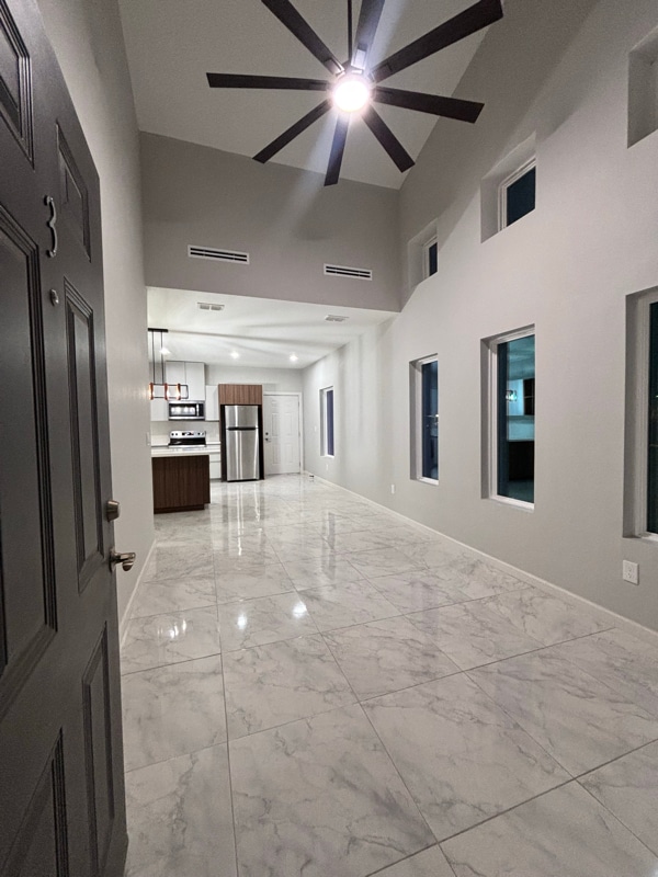 Foto del edificio - 703 Pedro St