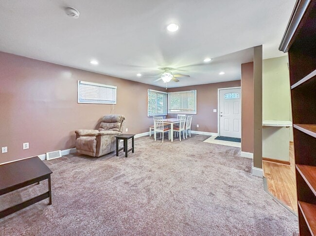 Foto del edificio - 32380 Maplewood St