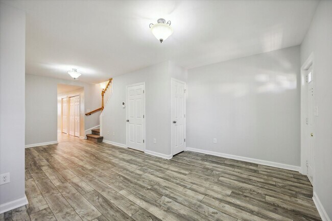 Foto del edificio - Recently Renovated 3 Bed 1.5 Bath Twin in ...