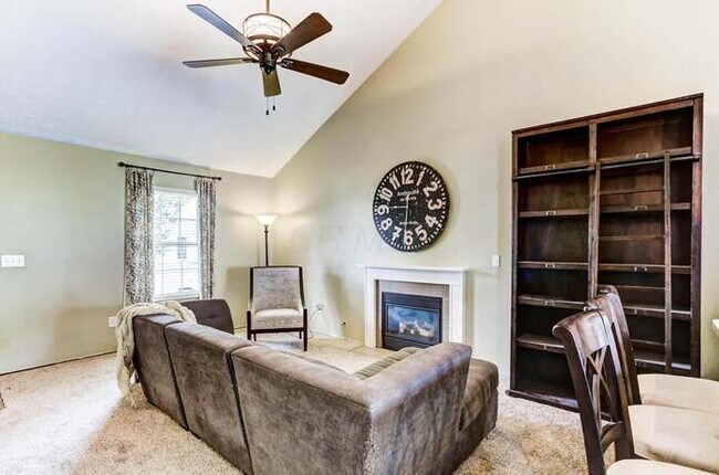 Building Photo - 2661 Lilypark Dr