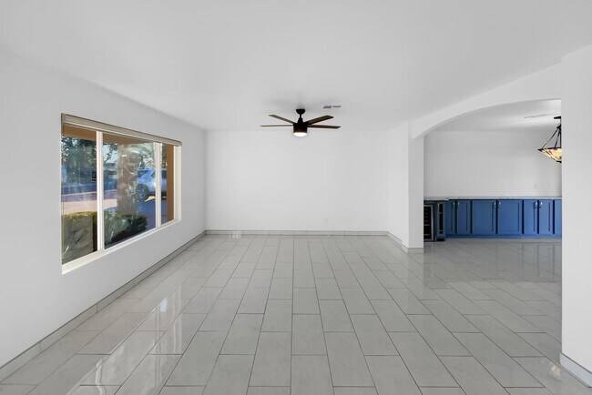 Foto del edificio - 601 E Laredo St