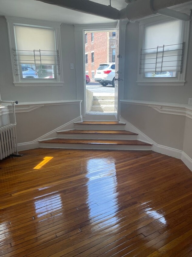 No Fee Lowest Priced 1 bed in Allston Heat HW Inc New floors and Paint Private Entrance - No Fee Lowest Priced 1 bed in Allston Heat HW Inc  New floors and Paint Private Entrance
