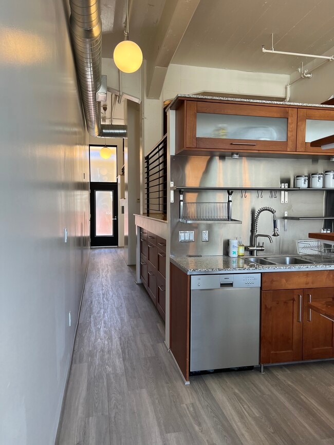 Building Photo - 163 W 200 S