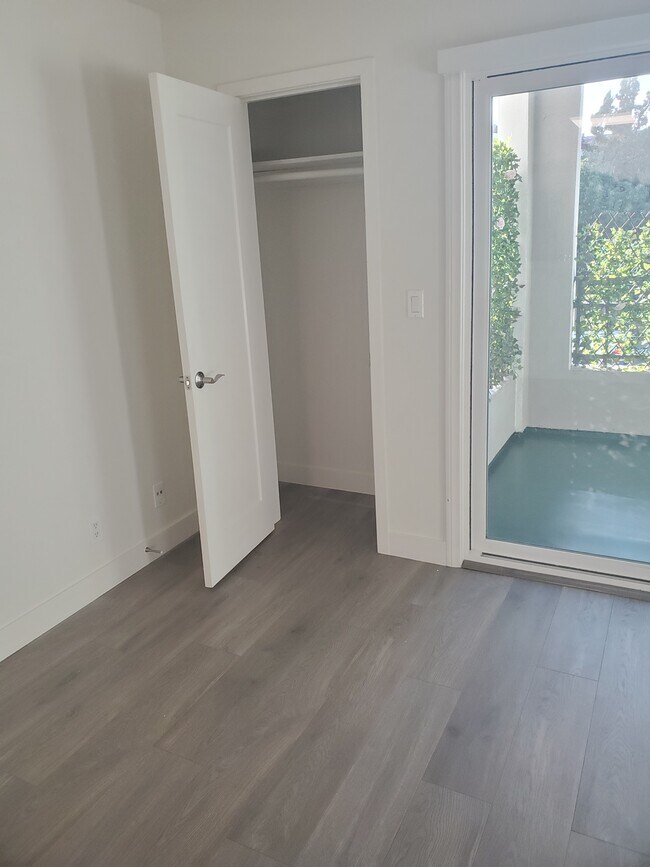 Foto del edificio - 4574 Finley Ave
