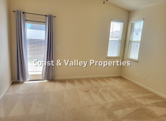 Foto del edificio - FOR RENT 3BD HOUSE IN GREENFIELD