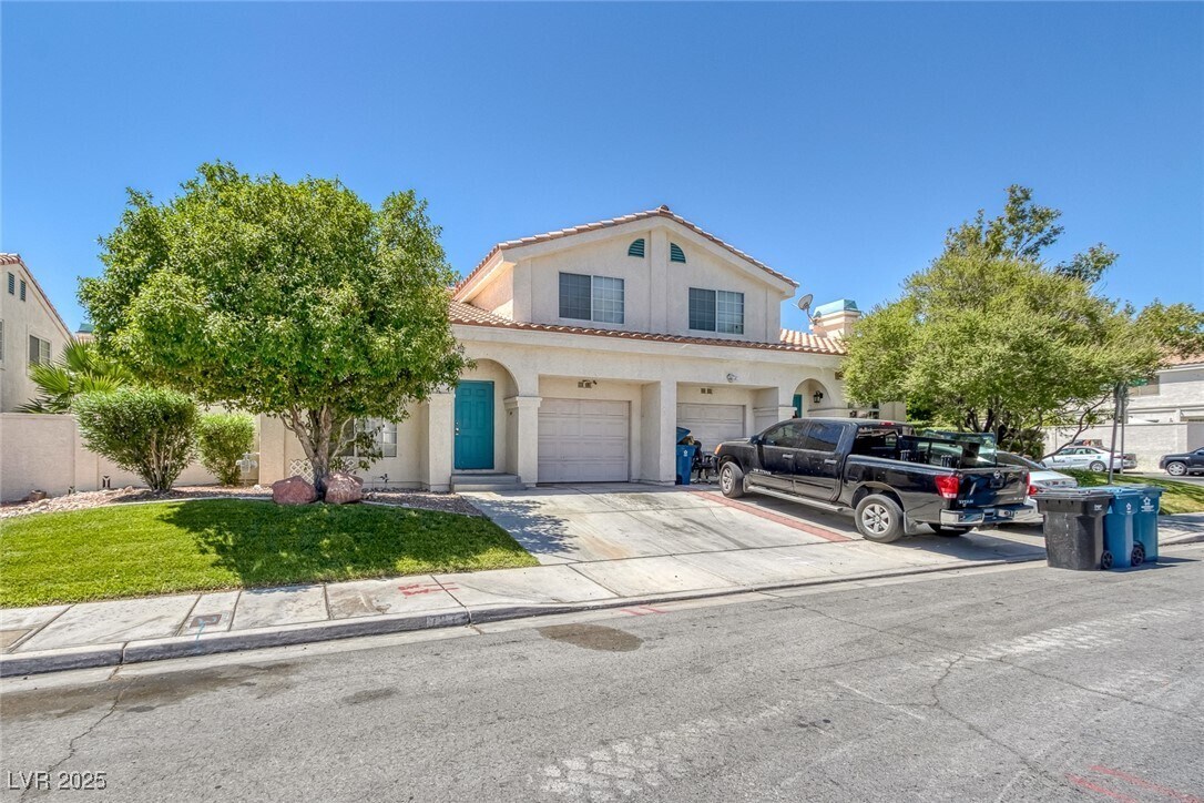 Foto principal - 7979 W Rochelle Ave