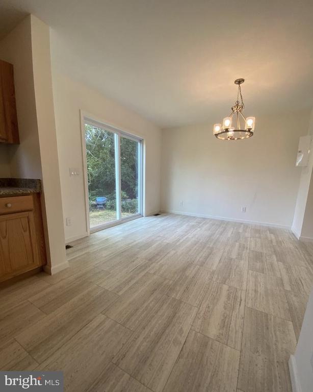 Foto del edificio - 277 Bondsville Rd