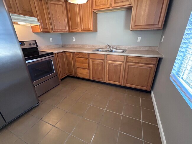 Foto del edificio - 108 Scott Dr