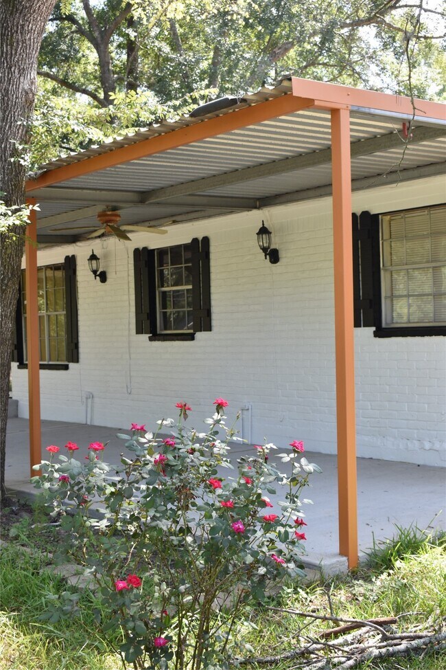 Foto del edificio - 302 Arrowhead Dr