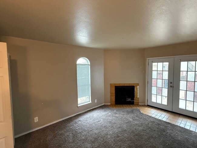 Building Photo - For lease! 1 bed, 1 bath condo