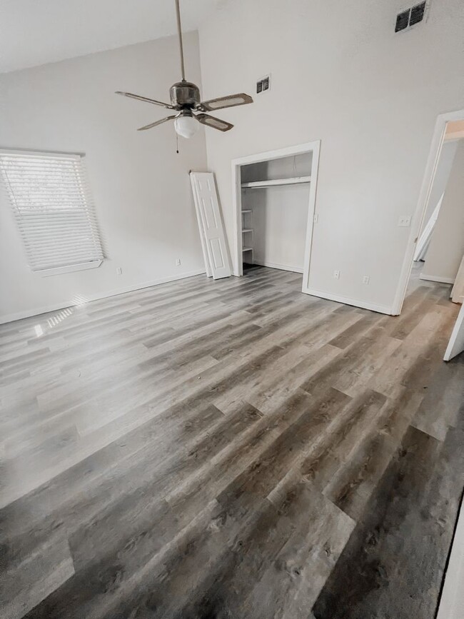 Building Photo - Newly Renovated Home in the Heart of Nicev...