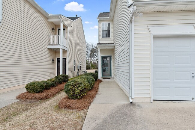 Building Photo - 2120 Persimmon Ridge Dr