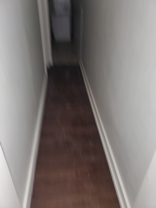 Building Photo - 624 N 5th St