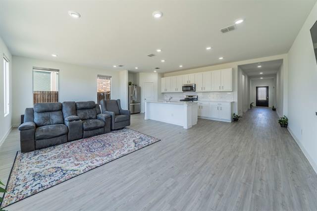 Foto del edificio - 7021 Black Ash Ln