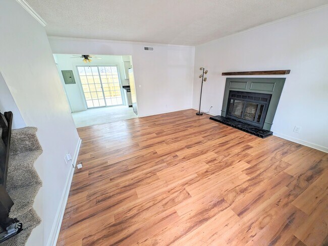 Building Photo - 1336 Quail Valley Rd