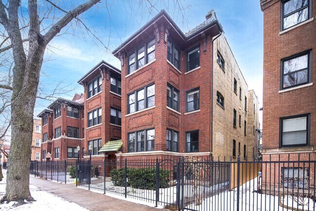 Building Photo - 924-928 W Agatite Ave