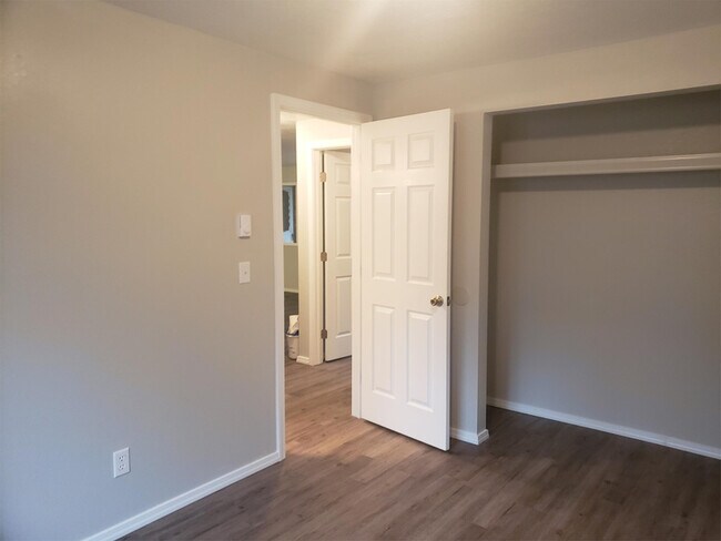 Foto del edificio - 1334 W Garland Ave