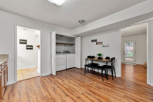 Foto del edificio - 5018 Bell Dr SE