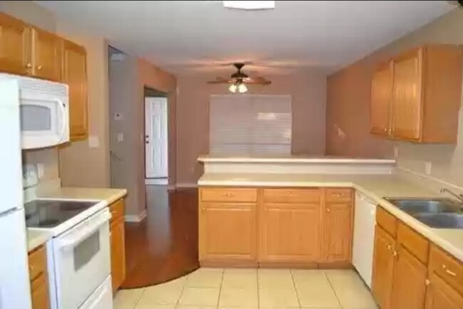 Building Photo - 805 Chambers Creek Cir