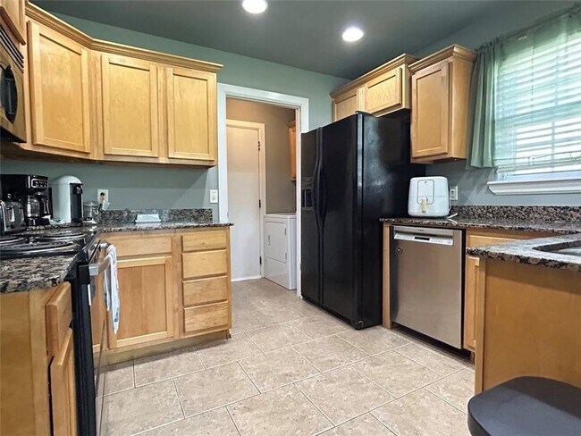 Building Photo - 4054 W Olive Tree Dr