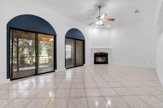 Building Photo - 2818 Par Ln