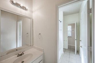 Building Photo - 3402 Caloway Ct