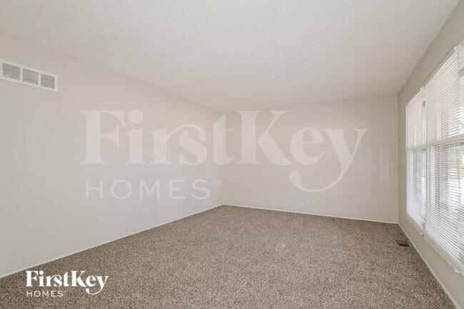 Building Photo - 1560 Leisure Dr