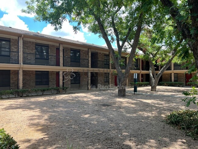 Foto del edificio - 1421 S 12th St
