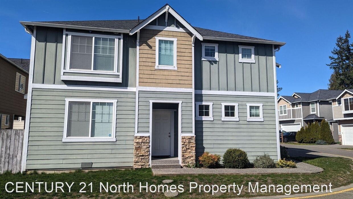 4 br, 2.5 bath House 910 141st Pl SW House Rental in Lynnwood, WA