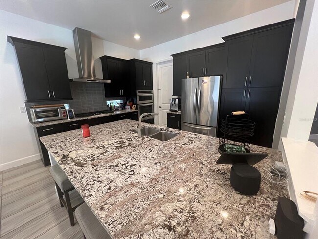 Building Photo - 7689 Toscana Blvd