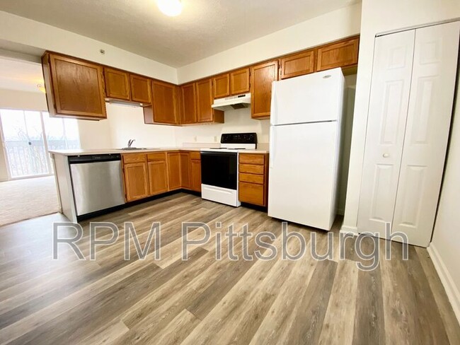 Building Photo - 203 Scenic Hill Dr