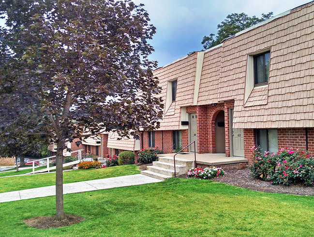 Building Photo - Chateau Terrace Apartments