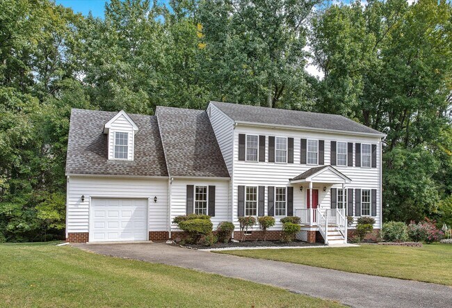 Building Photo - BEAUTIFUL 4 BEDROOM HOME IN HEART OF HISTO...