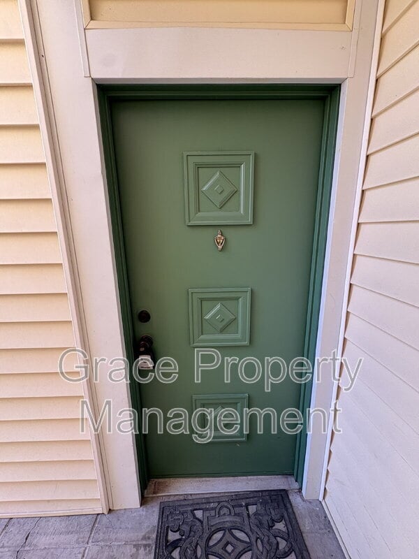 Building Photo - 8555 E Fairmount Dr
