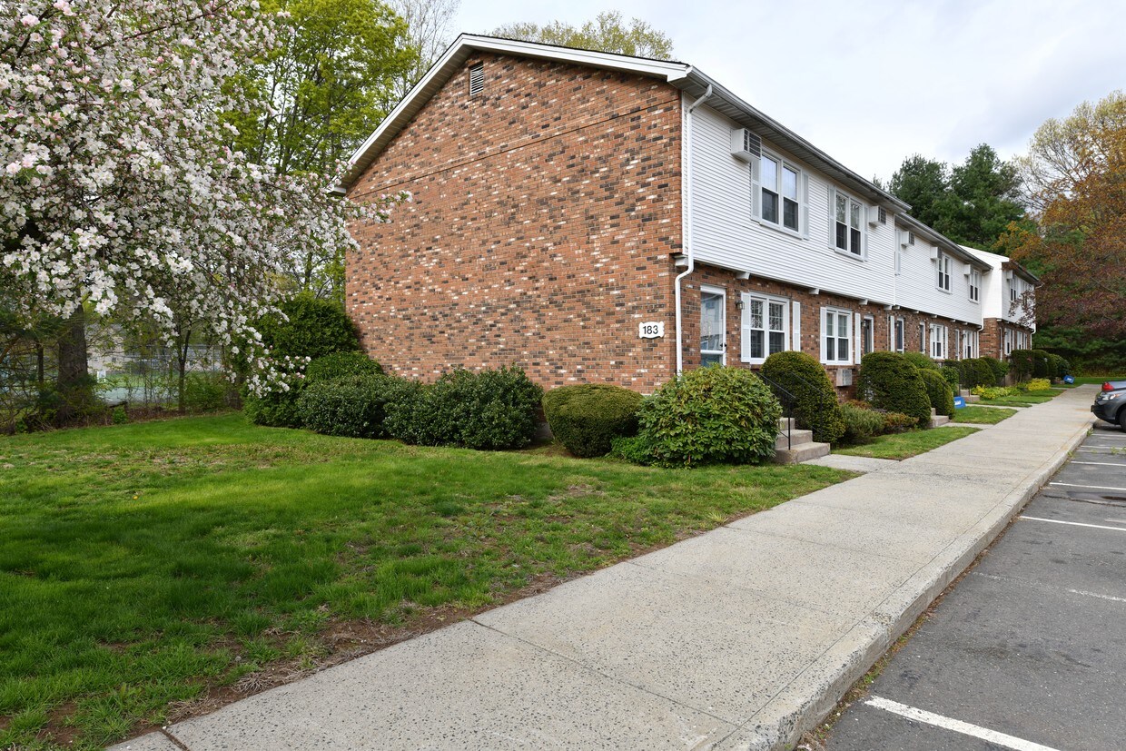 Foto del edificio - Northeast Village