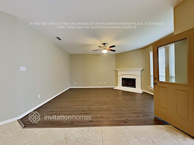 Foto del edificio - 1300 Glen Ct