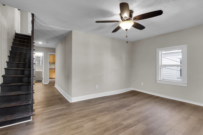 Building Photo - 605 1st Ave