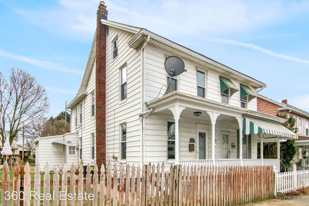 Primary Photo - 4 br, 2 bath House - 556 Main St