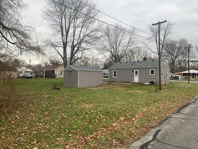 Building Photo - 2531 Sunshine Dr