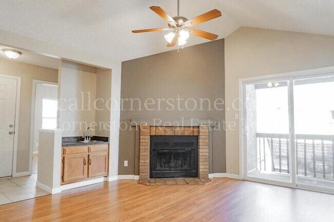 Building Photo - 2225 Split Rock Dr