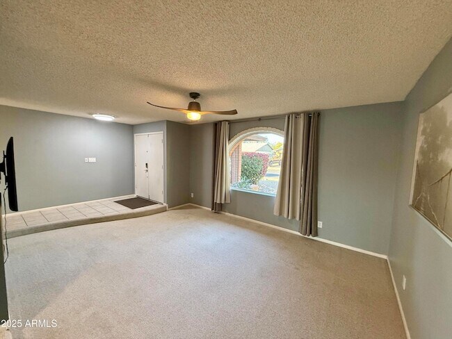 Building Photo - 1105 W Juanita Ave