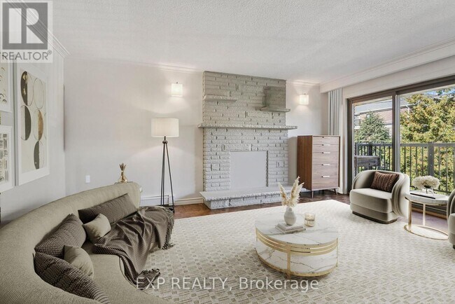 Building Photo - 15 Carnation Ave