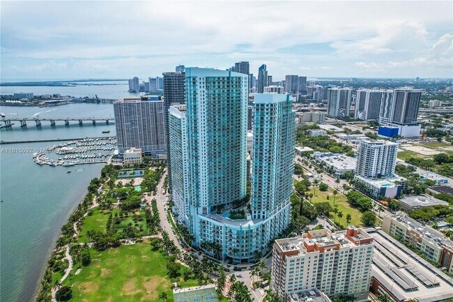 Building Photo - 1900 N Bayshore Drive Unit 2003