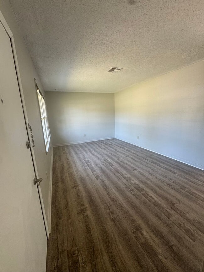 Foto del edificio - 4709 S Court St