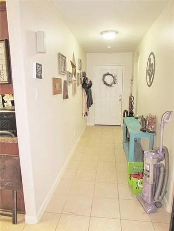 Foto del edificio - 725 Lazy Crest Dr